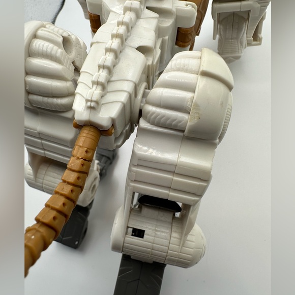 Transformers Universe Leo Prime Target Exclusive Complete - Picture 7 of 8